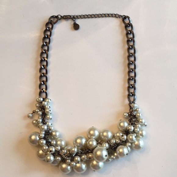 Pearl Necklace - Picture 2 of 6